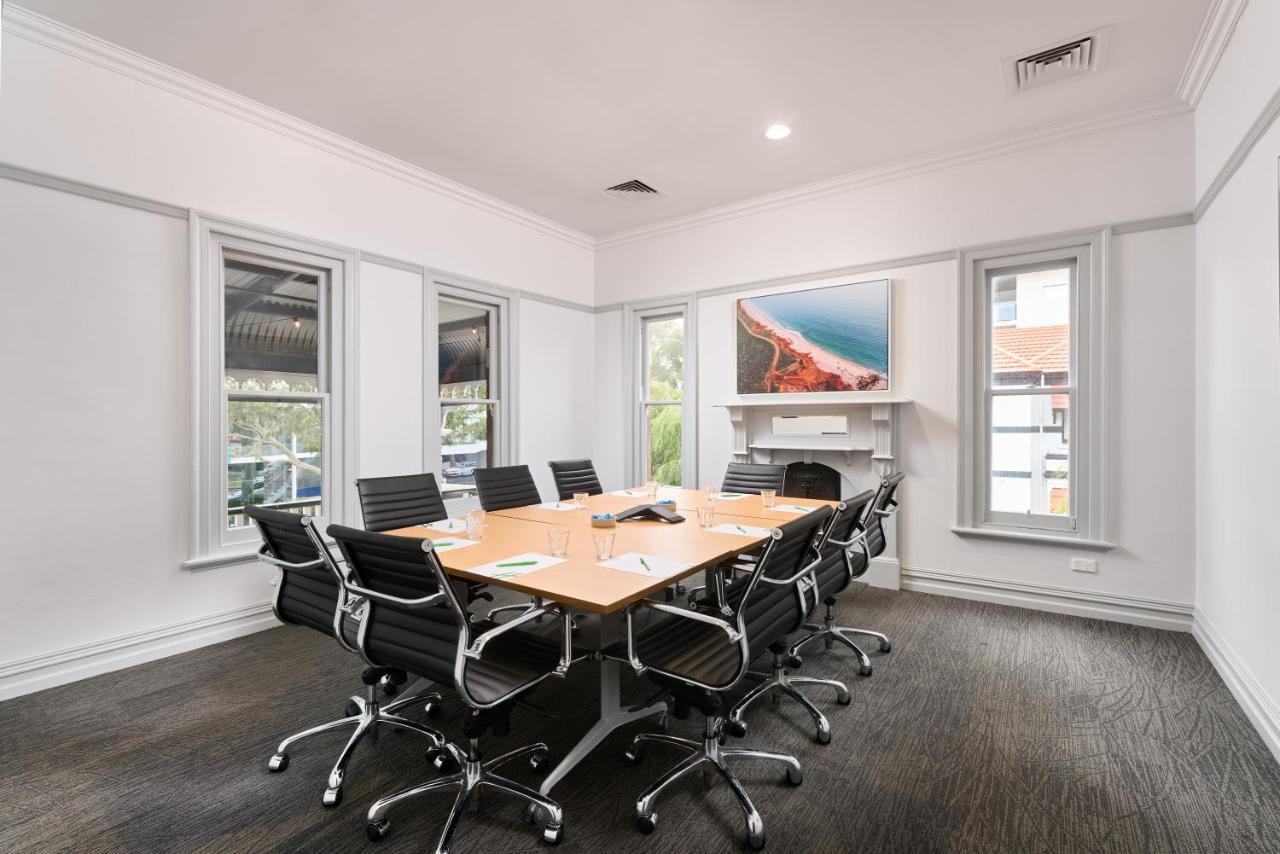 Holiday Inn West Perth By Ihg Екстериор снимка